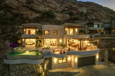 Luxury Villa Photo #33