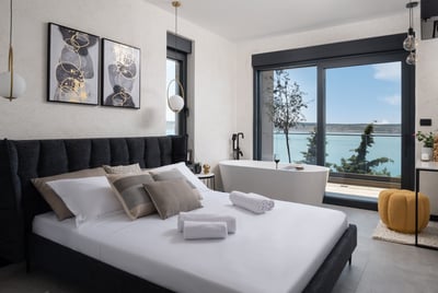Luxury Villa Photo #39