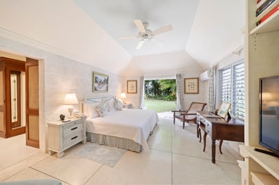 Luxury Villa Photo #37