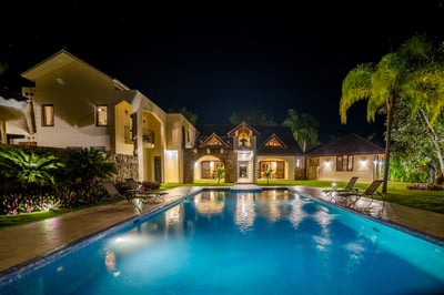 Luxury Villa Photo #6