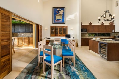 Luxury Villa Photo #5