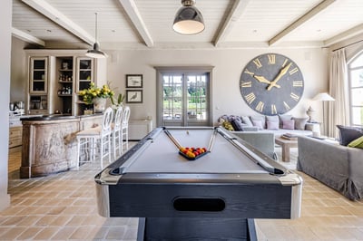 Luxury Villa Photo #18
