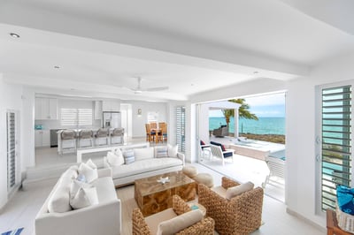 Luxury Villa Photo #40
