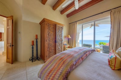 Luxury Villa Photo #27