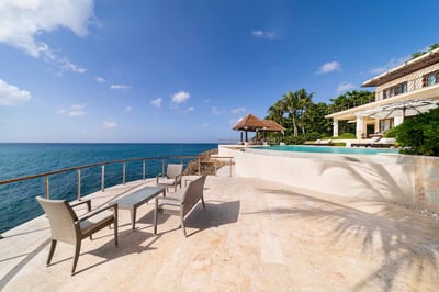 Luxury Villa Photo #9