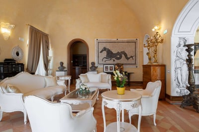 Luxury Villa Photo #28
