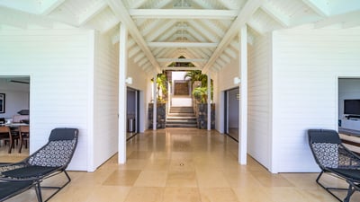 Luxury Villa Photo #26