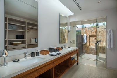 Luxury Villa Photo #24