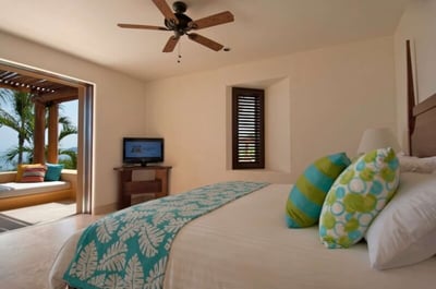 Luxury Villa Photo #18