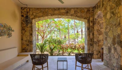 Luxury Villa Photo #4