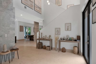 Luxury Villa Photo #27