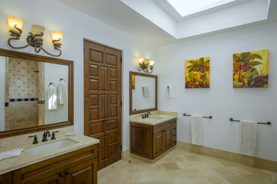 Luxury Villa Photo #31