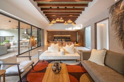 Luxury Villa Photo #12