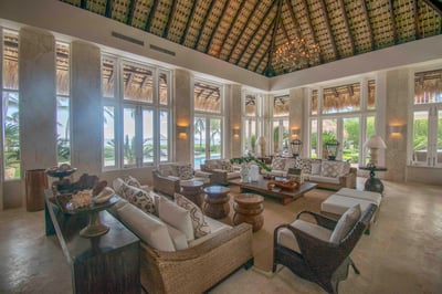 Luxury Villa Photo #19