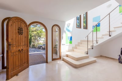 Luxury Villa Photo #18