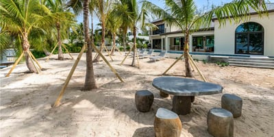 Luxury Villa Photo #5