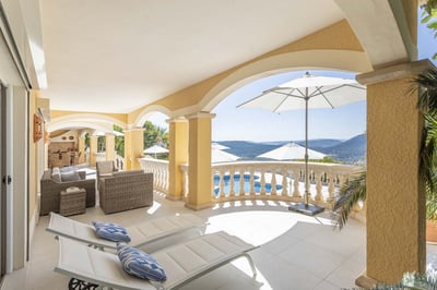 Luxury Villa Photo #13