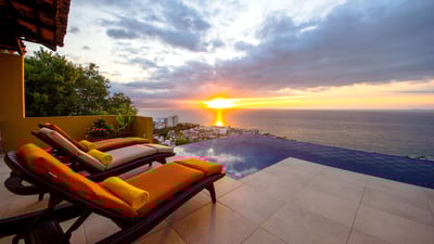 Luxury Villa Photo #4
