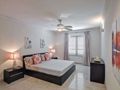 Luxury Villa Photo #3
