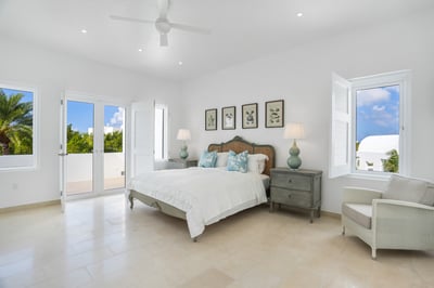 Luxury Villa Photo #32