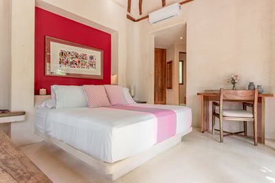 Luxury Villa Photo #31
