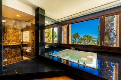 Luxury Villa Photo #47