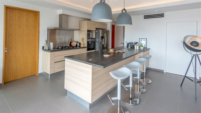 Kitchen & Dining Area