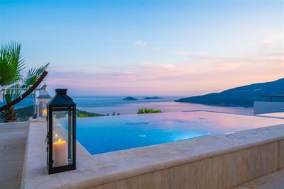 Luxury Villa Photo #9