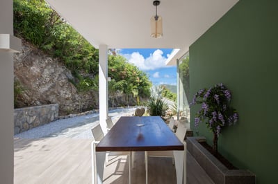 Luxury Villa Photo #13