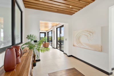 Luxury Villa Photo #24