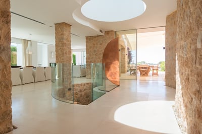 Luxury Villa Photo #15