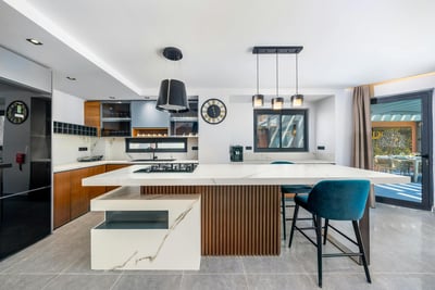 Luxury Villa Photo #17
