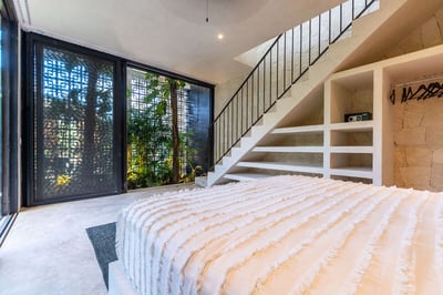Luxury Villa Photo #17