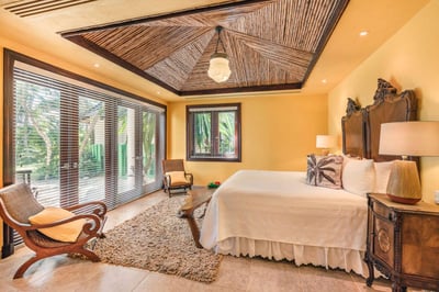 Luxury Villa Photo #32