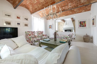 Luxury Villa Photo #18