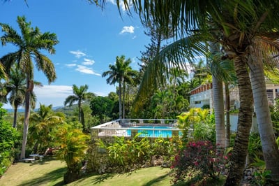 Luxury Villa Photo #4