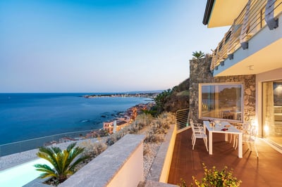 Luxury Villa Photo #8