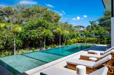 Luxury Villa Photo #3
