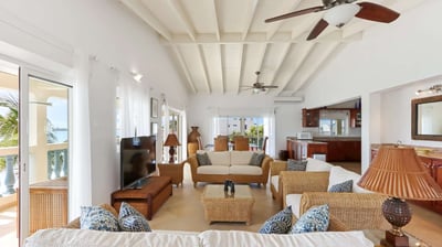 Luxury Villa Photo #13