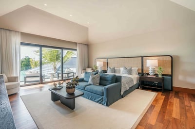 Luxury Villa Photo #39