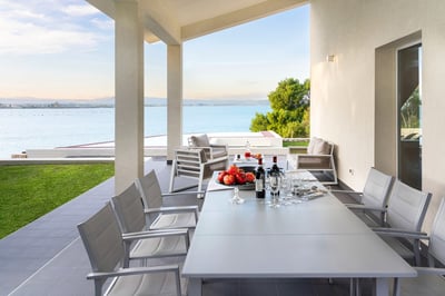 Luxury Villa Photo #10