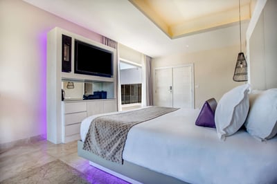 Luxury Villa Photo #16