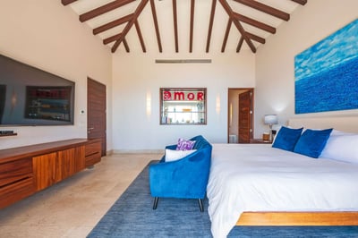 Luxury Villa Photo #33