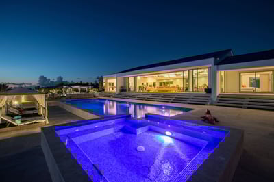 Luxury Villa Photo #8