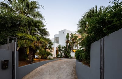 Luxury Villa Photo #8