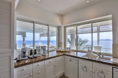 Luxury Villa Photo #18