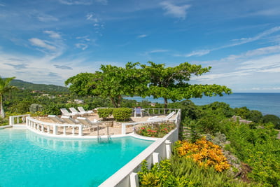 Luxury Villa Photo #3