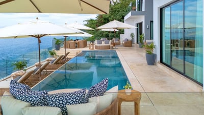 Luxury Villa Photo #3
