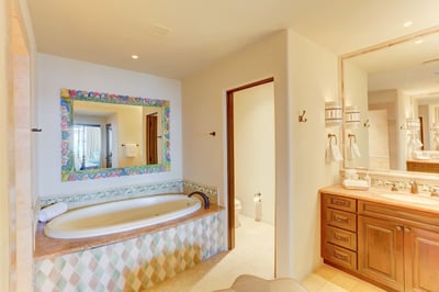 Luxury Villa Photo #13