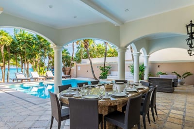 Luxury Villa Photo #8